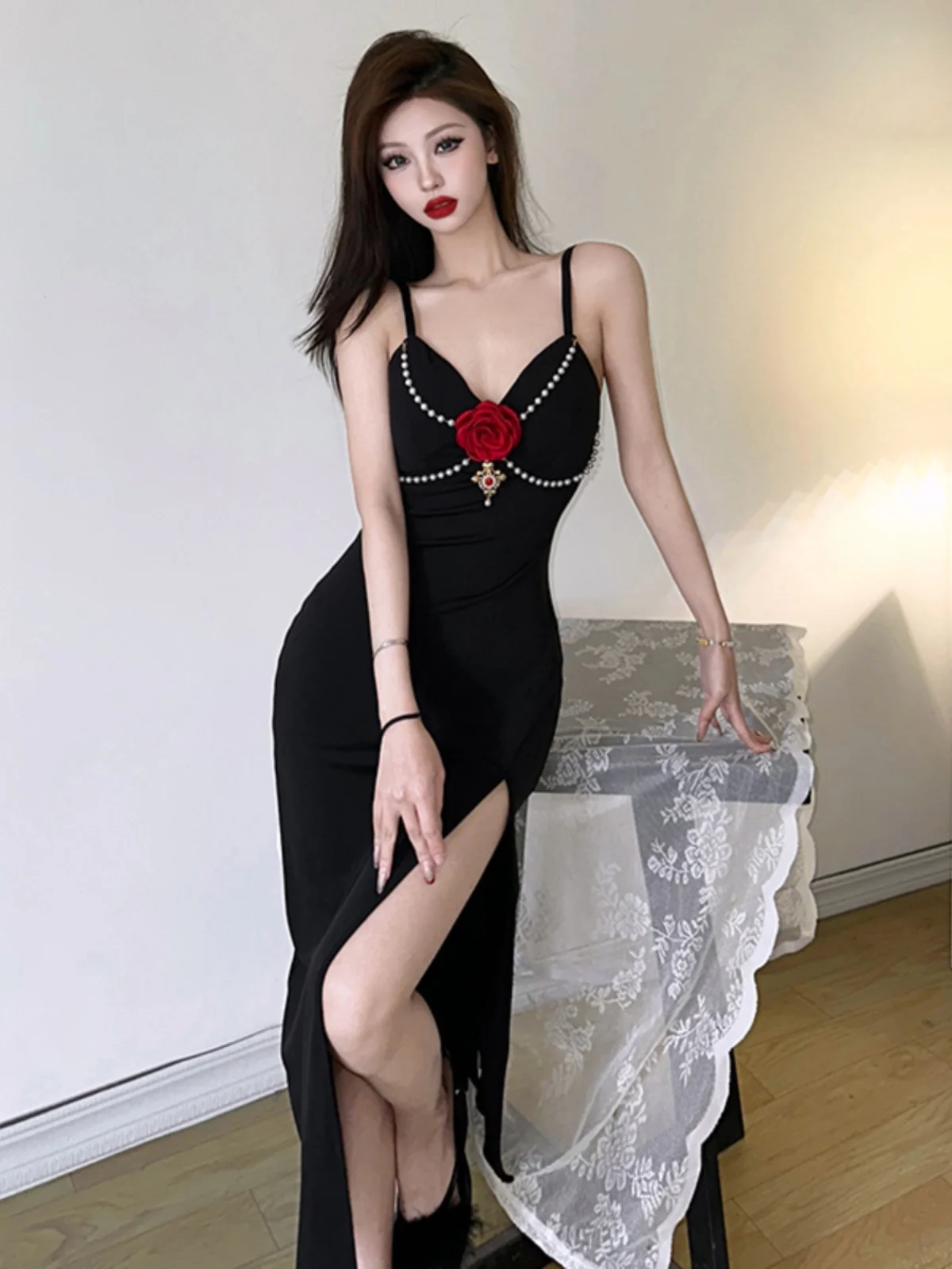 

Elegant And Feminine Rose Breast Flower Chain Decoration V Neck Slim Strap High Slit Long Dress