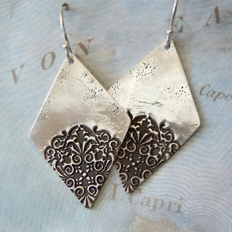 

Ancient Silver Color Rhombus Hook Earrings for Women Vintage Metal Carving Floral Print Personality Dangle Earrings Jewelry