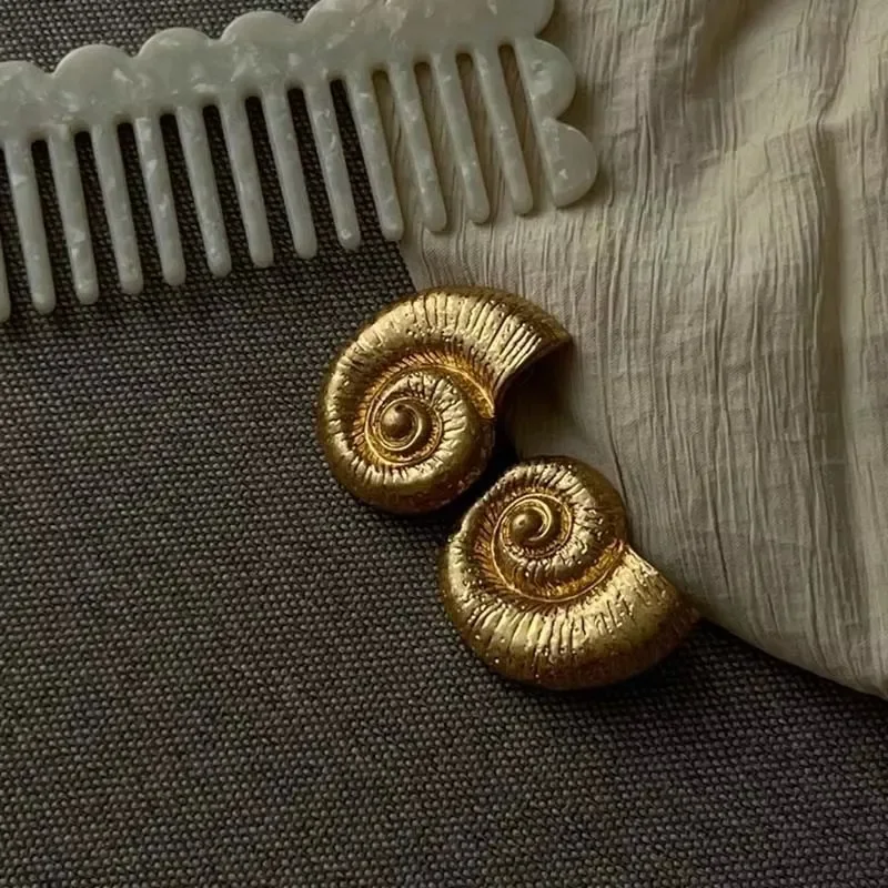 Exaggeration Ribbed Lava Textured Sea Snail Large Earrings Seashells Shell Ear Stud Vintage Jewelry for Women Gifts Waterproof