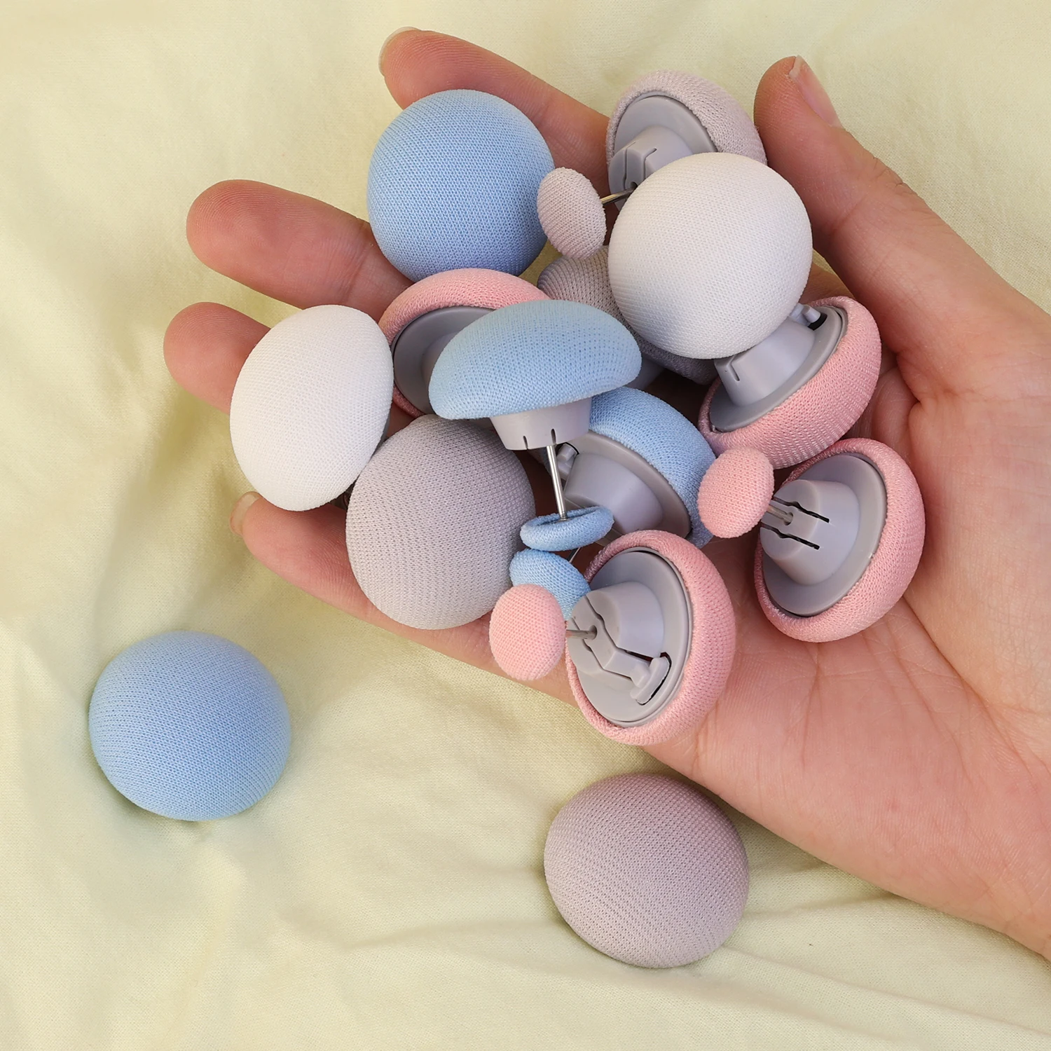 Bed Sheet Holder Bed Sheet Clips Sheet Clips Reusable Bed Sheet Quilt Clip Anti-slip Round Duvet Cover Fastener Clips Mini Blanket Fixed Buckle Quilt Holder Fixator Grippers