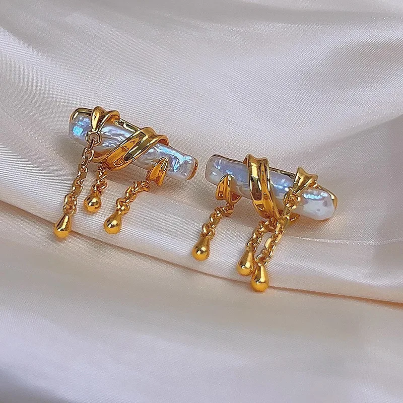 Light luxury fashion vintage tassel natural baroque pearl earrings for women