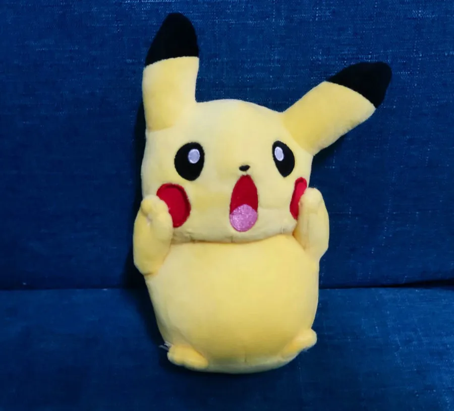 

Мягкая мягкая плюшевая кукла-сюрприз Покемон Пикачу, игрушки, изящная кавайная домашняя декорация, подарок на день рождения для детей или подруг
