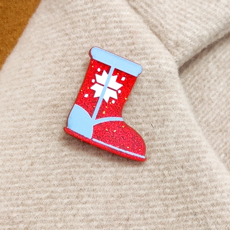 KUGUYS Weihnachtsbroschen für Damen, Winter- und Feiertagsgeschenke, glitzernde Acryl-Mütze, Stiefel, Handschuhe, klassischer Schmuck, Accessoires – Detail 5