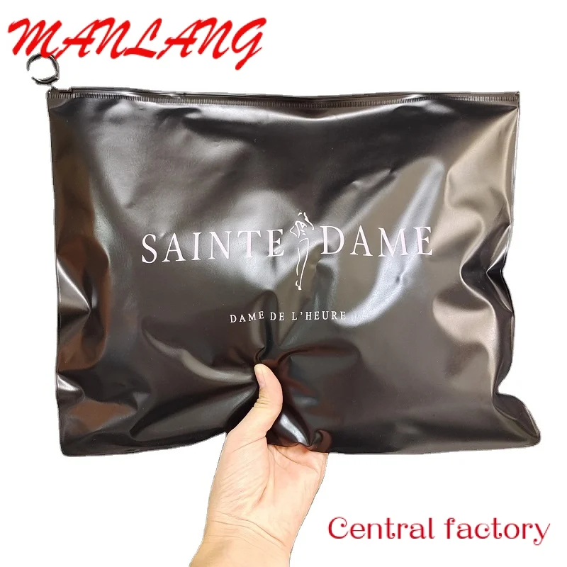 

Custom Custom Clothing Packaging Bag Logo Reusable Frosted Ziplock Black Tshirt Plastic Bag Zipper Slider Pouch Garment