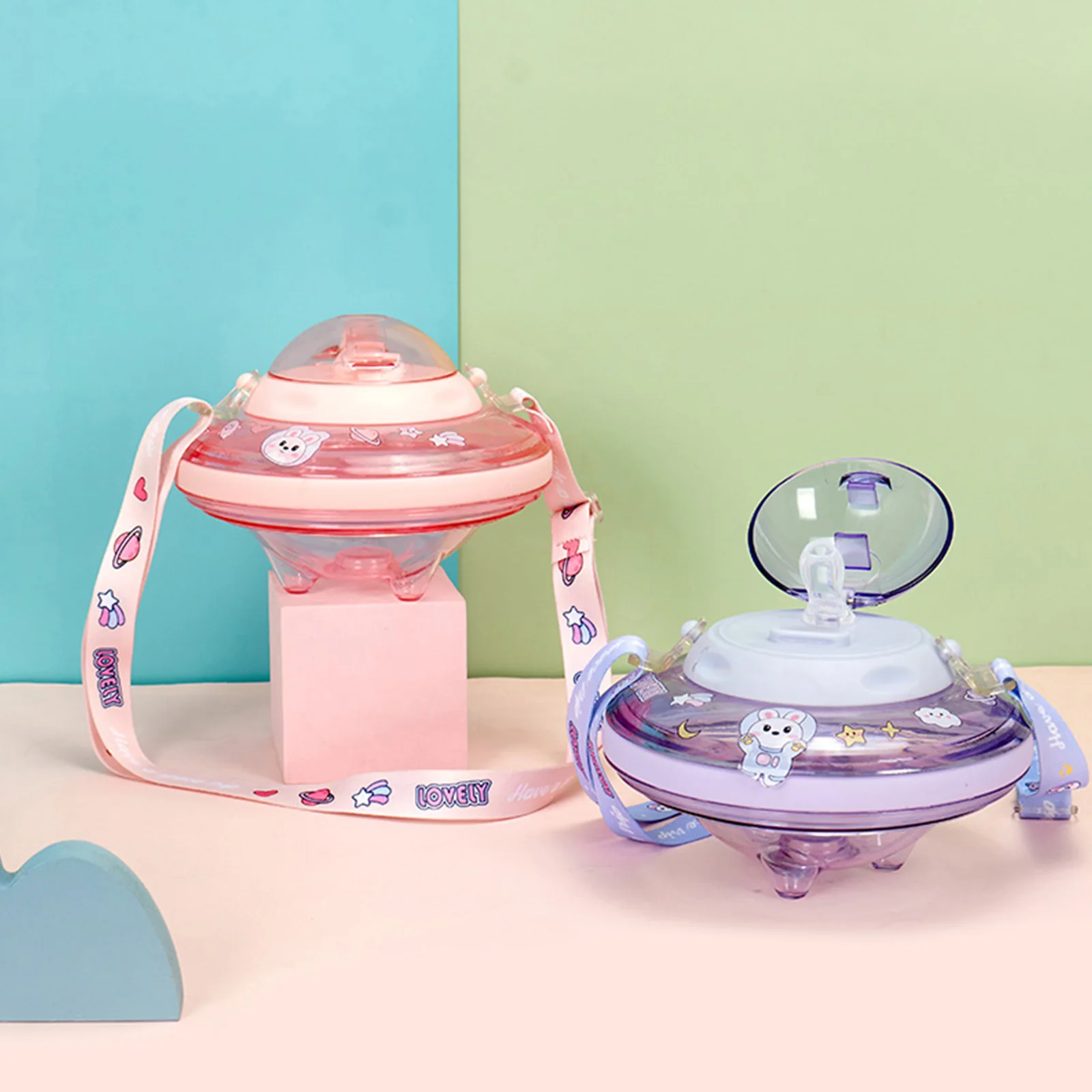 UFO Shape Plastic Cup Summer Water Bottle 550ml Creative Kids Water Cup Bottle Kids Sippy
