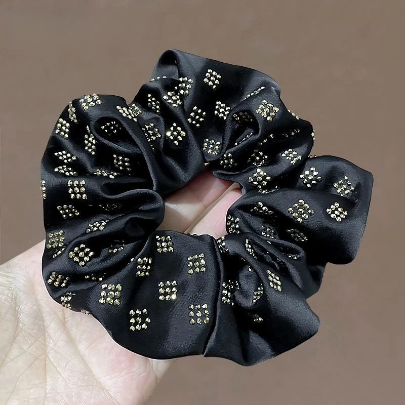 Elegant Pearl Flower Hair Scrunchie - Stylish Korean Hair Accessory