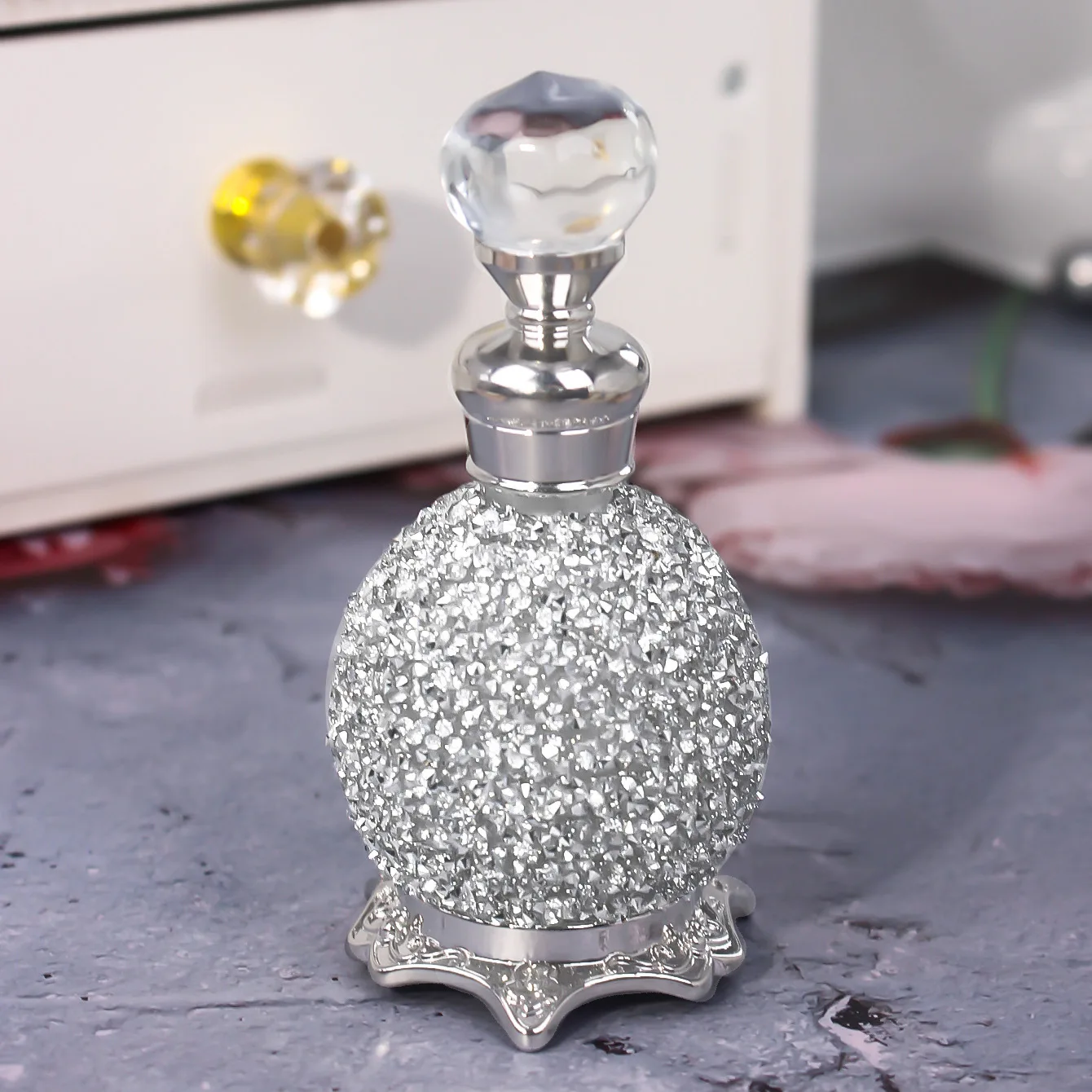 Luxurious Rhinestone Decorated 15ml Perfume Empty Bottle with
