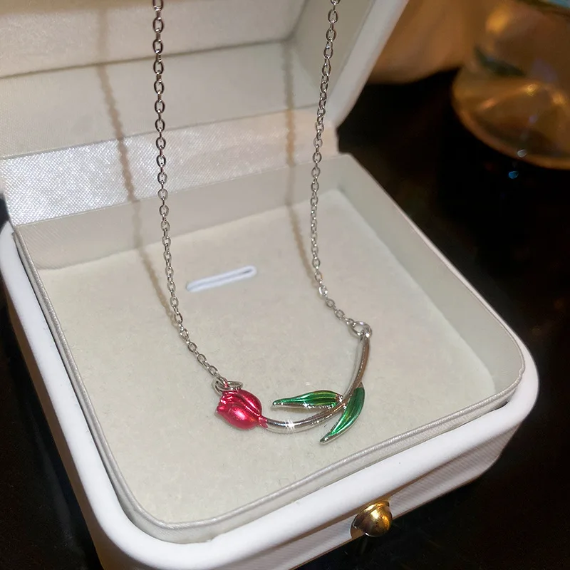 

Tulip Flower Necklace Commuter Clavicle Chain Necklace Female