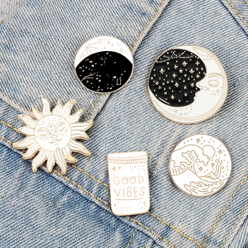 Onde Del Mare Sole Luna Spille Buone Vibrazioni Opere D'Arte Costellazione Distintivo Rotondo Creativo Semplice Arte Gioielli Borsa Personalizzata Sma