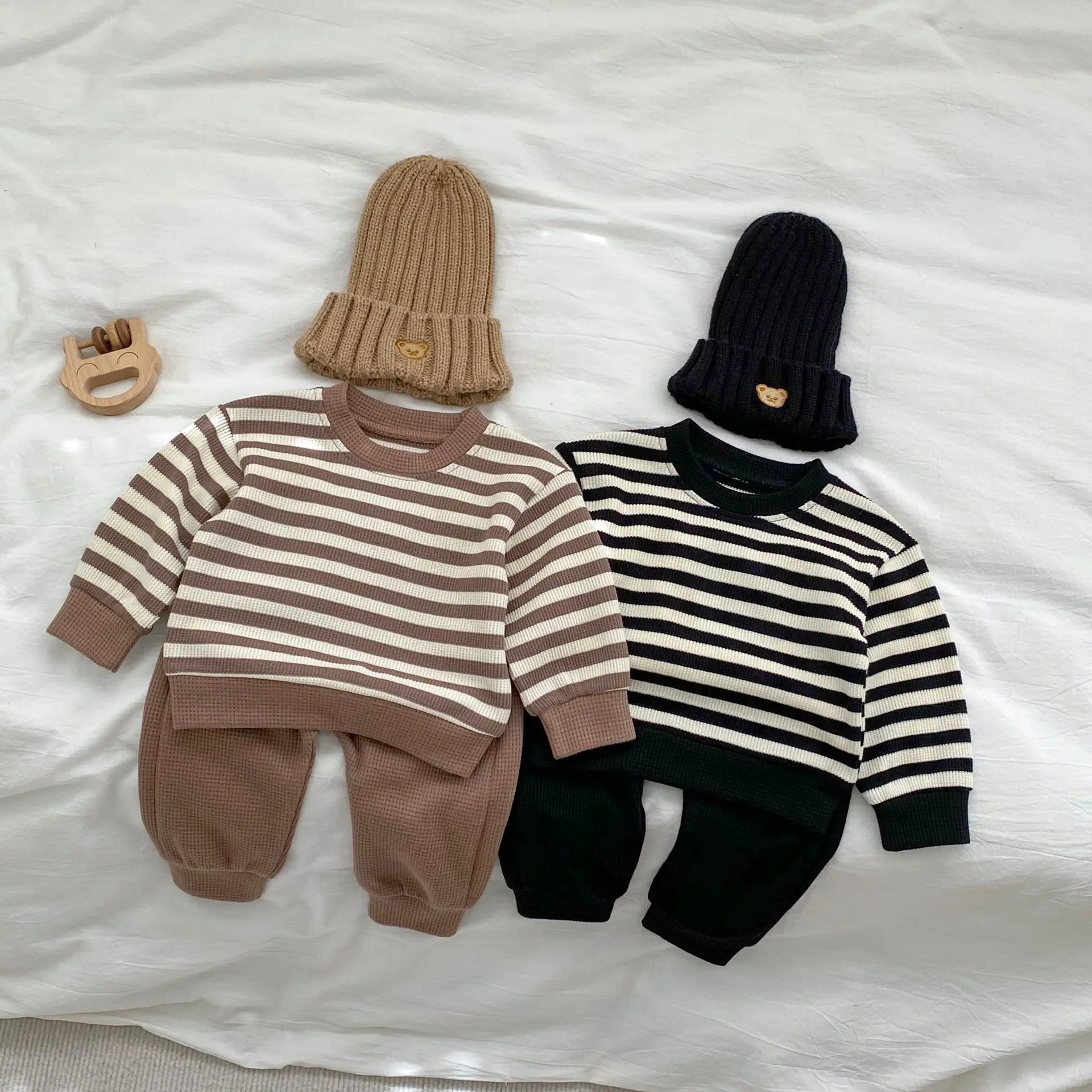 

Spring Baby Suit Boys and Girls Color-blocking Striped Waffle Long-sleeved Shirt Pants Two-piece Set