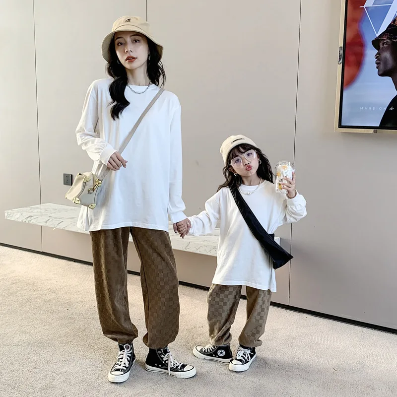 

Детская однотонная белая футболка с длинными рукавами для мальчиков и девочек с базовой рубашкой для родителей и детей на лето