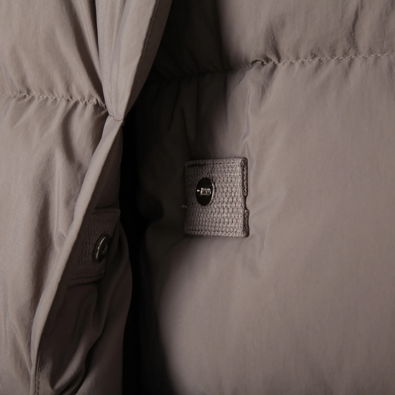 Рисунок 5 - Теплый пуховик с капюшоном