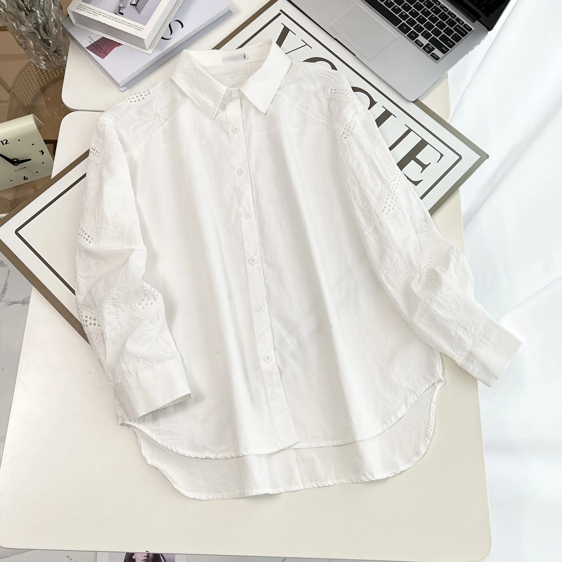 Plus Size Women's Blouses 2025 Autumn New Fashion Hollowed Out Patchwork Long Sleeved Shirt Hong Kong-style Casual Tops 9089