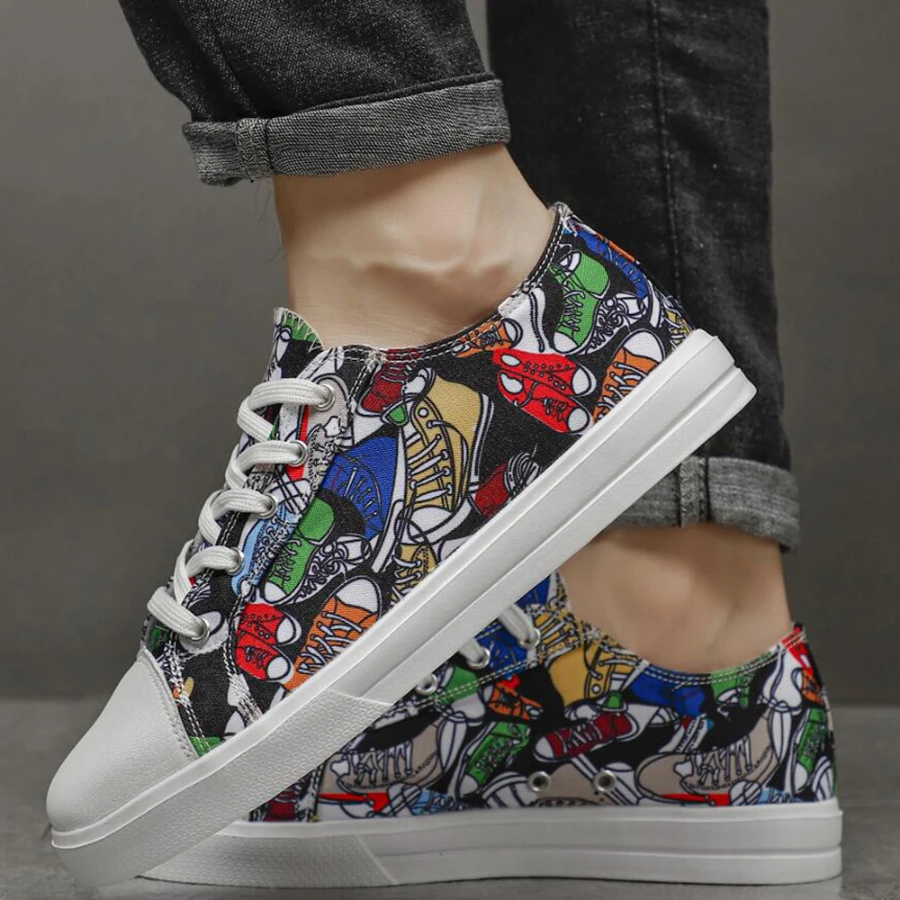 

2024 New Men Shoes Breathable Canvas Shoes Vulcanize Shoes Classic Fashion Graffiti Couple Canvas Shoes Lightweight Sneakers
