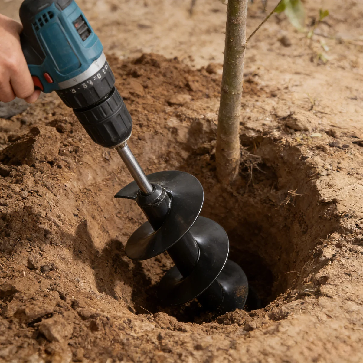 Spiral hole drill bit features