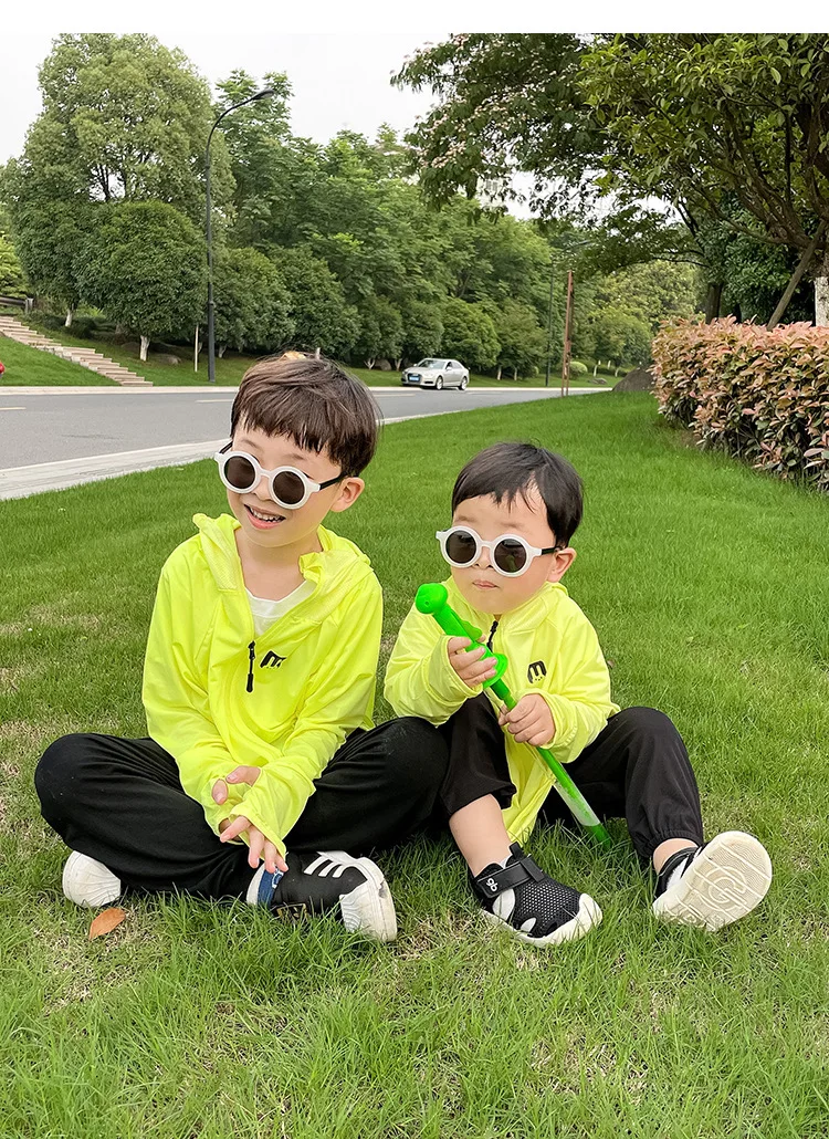 Eisdünne Kinder Outdoor-Kleidung Jungen Atmungsaktiver Hoodie Mädchen Sommer Radfahren Sonnenschutzjacke Mehrfarbige Kinderkleidung_voghion.com