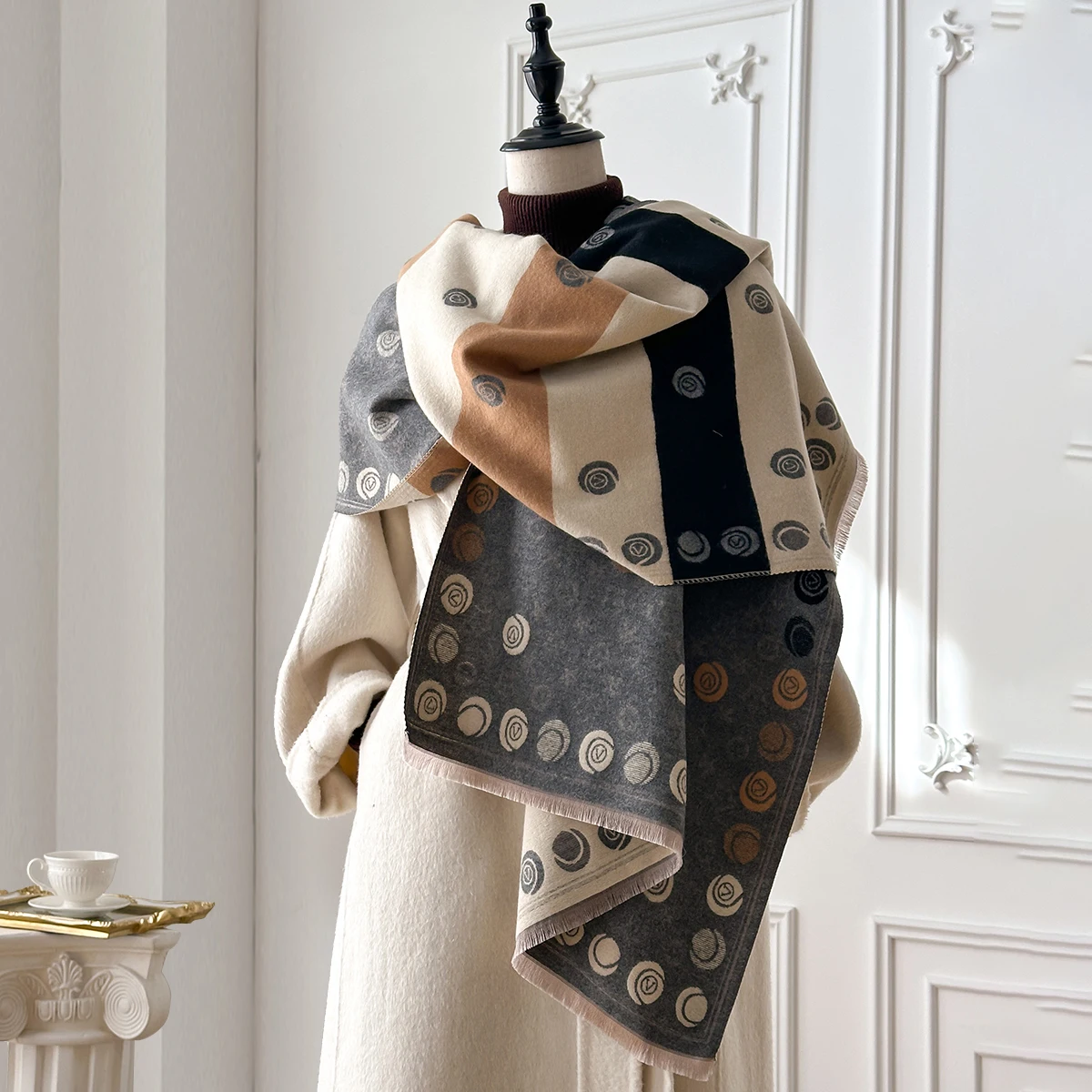 New 2025 Luxury Autumn and Winter Cashmere Print Scarf Women Warm Pashmina Poncho Scarves Fashion Shawl Thick Foulard Bufanda