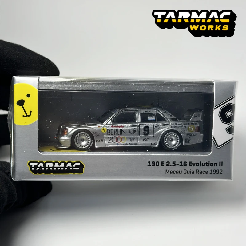 Tarmac Works 1:64 TW 190E 2.5-16 Evolution II Silver alloy