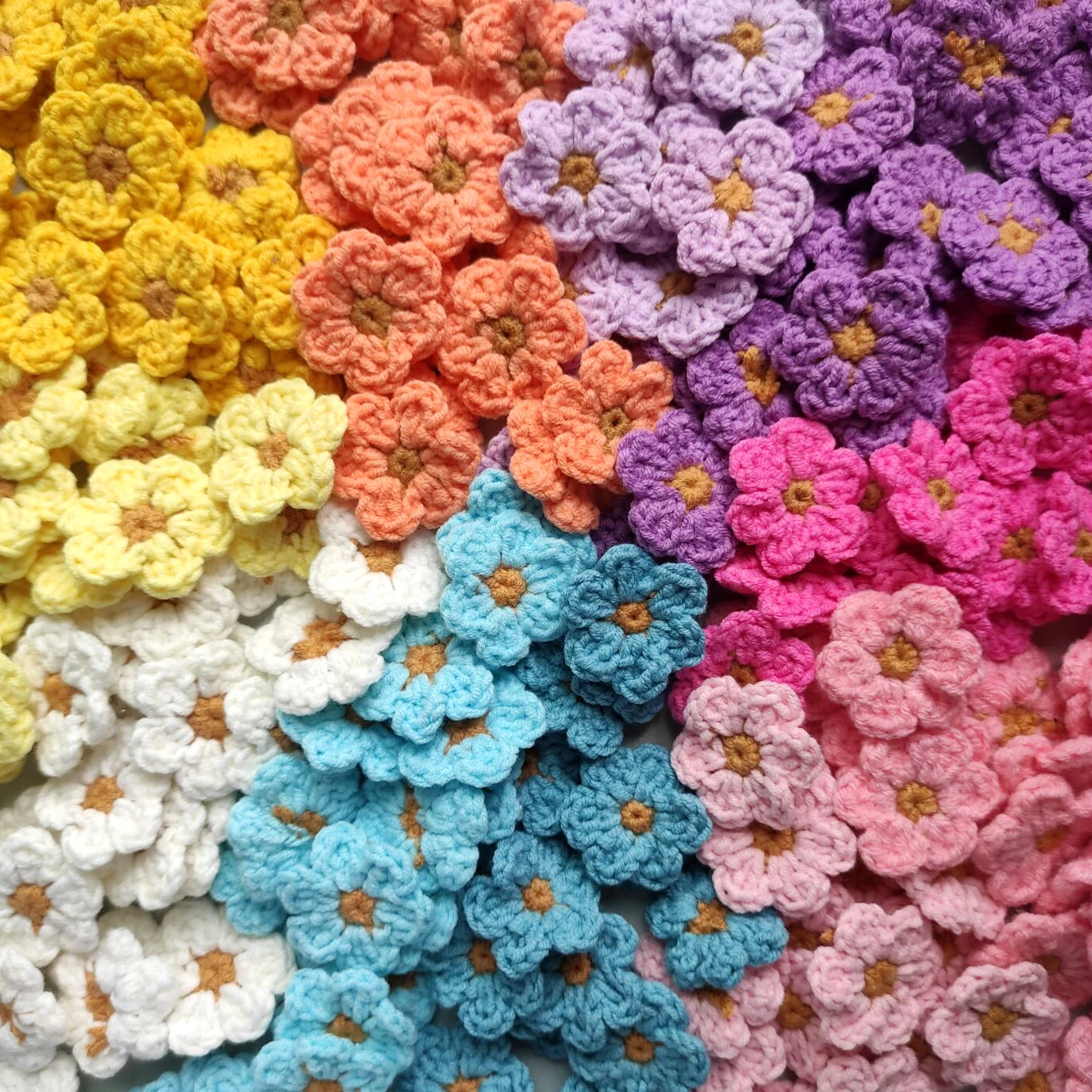 

20Pcs 3cm Handmade Colorful Crocheted 6-petals 3D Flower Knitted Quilt Applique Patch Craft Ornament DIY Hairpins Hat Decor