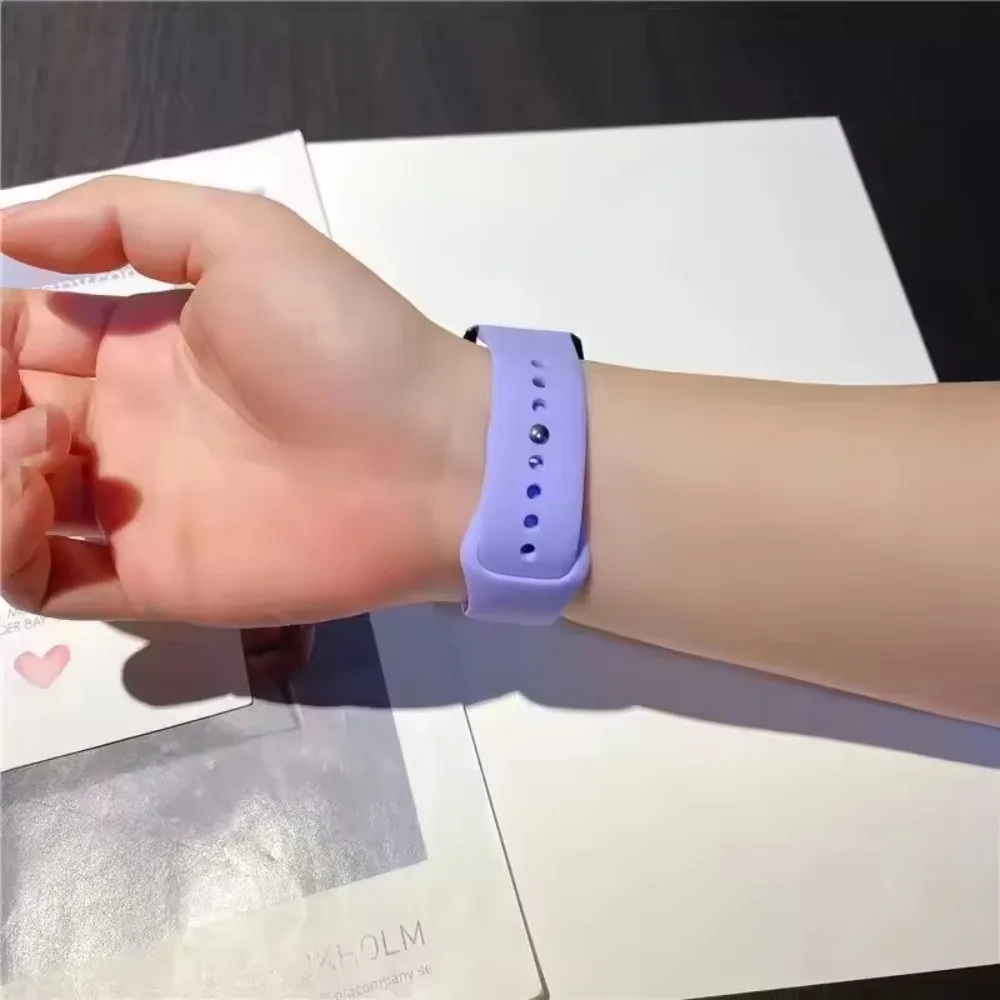 Soft Silicone Sports Strap, Breathable and Comfortable, 18/20/22mm