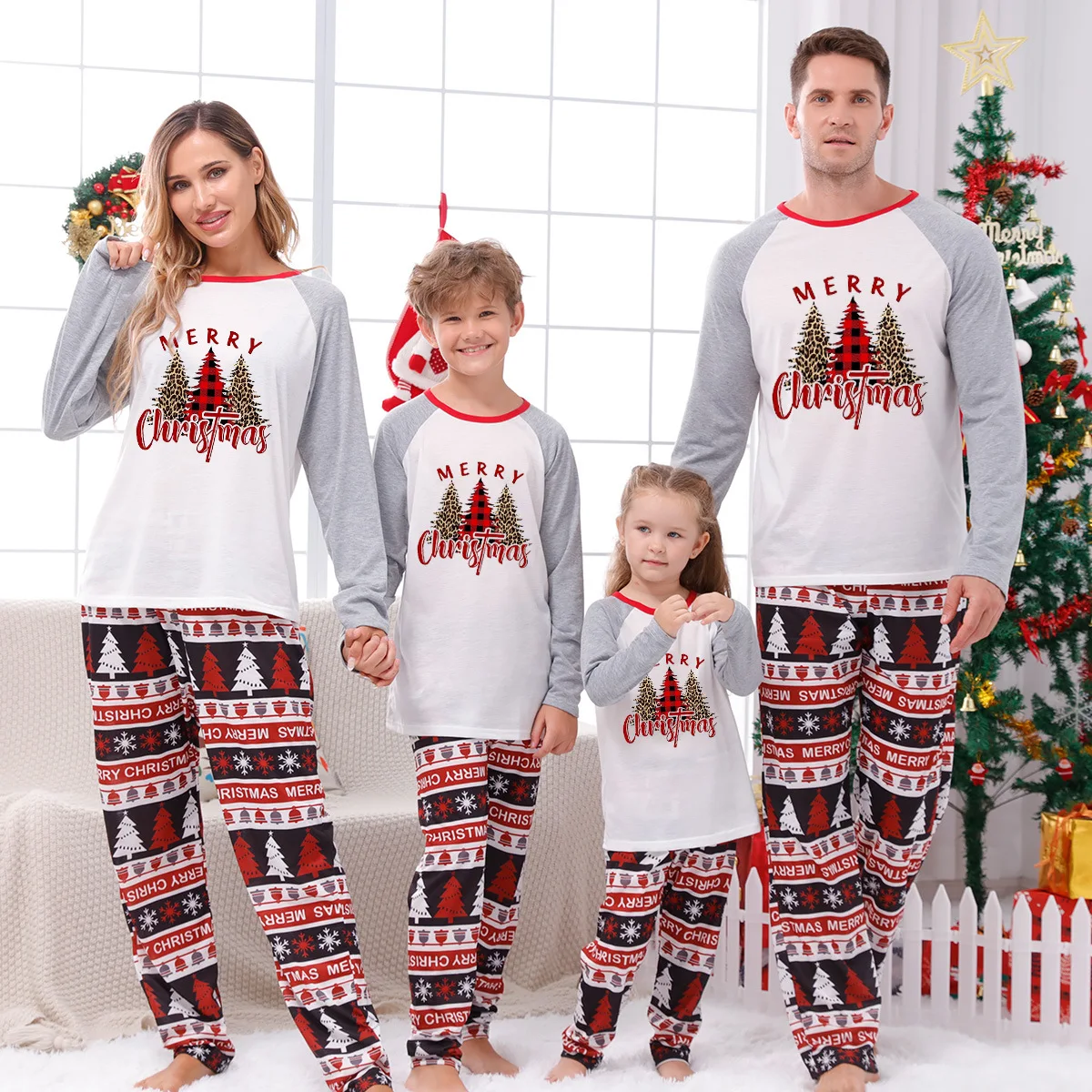 thumbnail image 1 of Conjunto de pijama de 2 piezas con estampado de árbol de Papá Noel para familia, padre e hijo, ropa de dormir y mameluco para bebé de 3 a 18 meses, 1 of 5