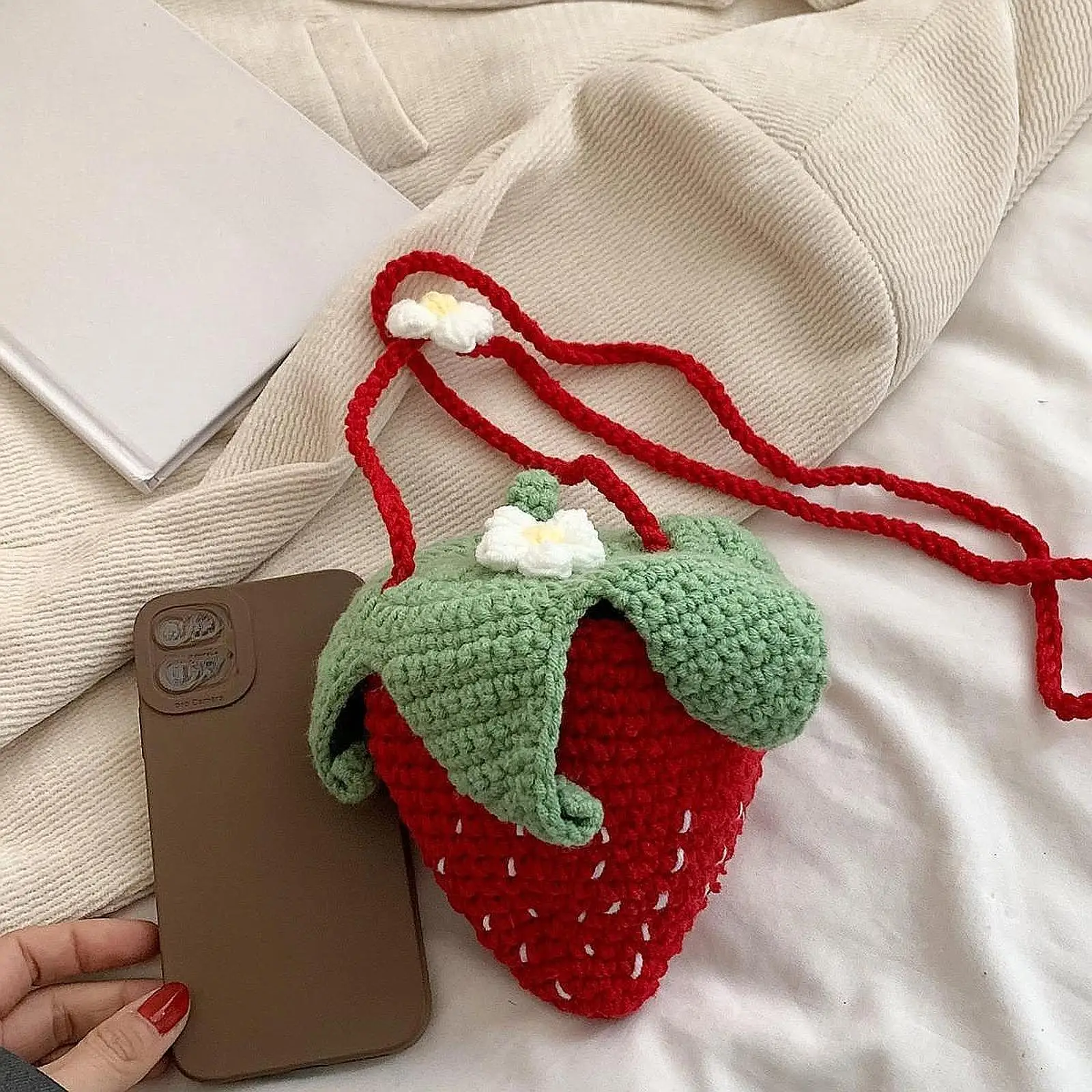 Hand Knitted Strawberry Bag Stylish Gift Shoulder Bag for Party Use Hand Knitted Strawberry Bag Stylish Gift Shoulder Bag for Party Use
