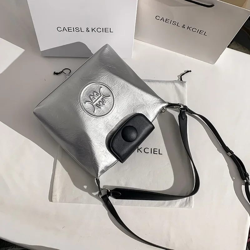 Рисунок 5 - Роскошная дизайнерская сумочка в масштабе 1:1