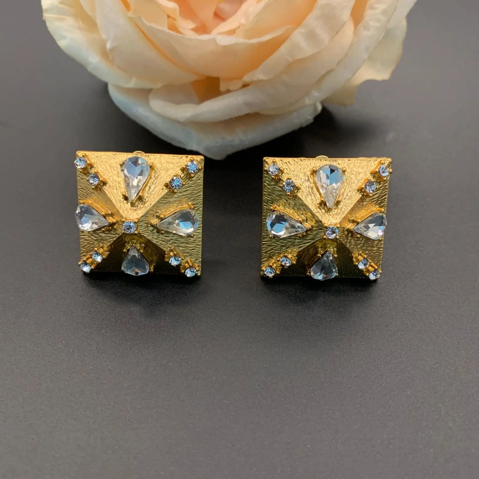 

Vintage Zirconia Irregular Square Stud Earrings For Women Jewelry Runway Party T Show Fancy Trendy Boho INS Japan Korea