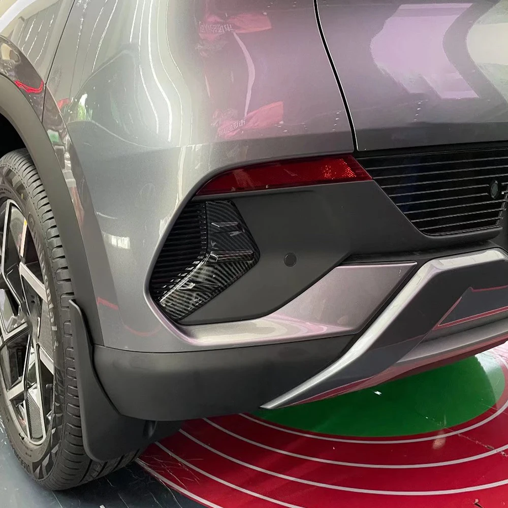 

Для BYD YUAN PLUS ATTO 3 2022 2023 ABS углеродное волокно цветная задняя противотуманная Накладка для бровей отделка стикер для стайлинга автомобиля