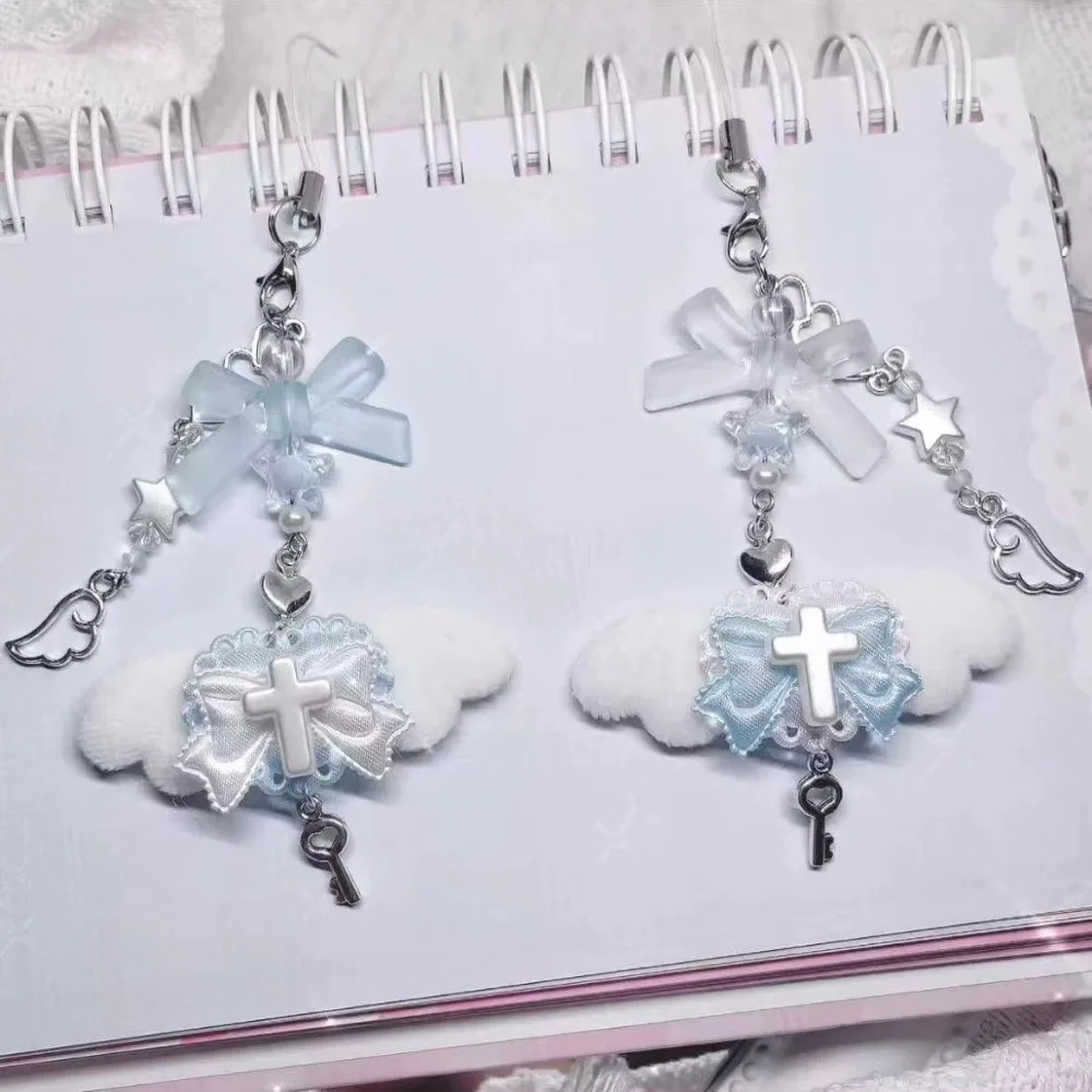 Bow and wings pendant phone chain detail
