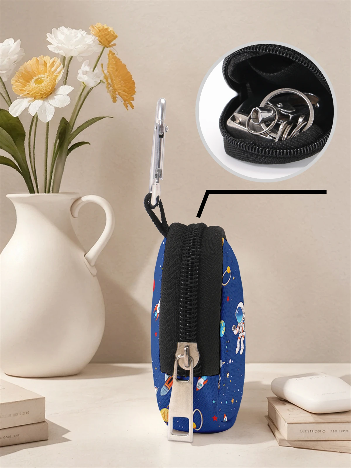 Space pattern printed mini wallet, zipper change bag with hook clip, headphone key bag, suitable for men and women