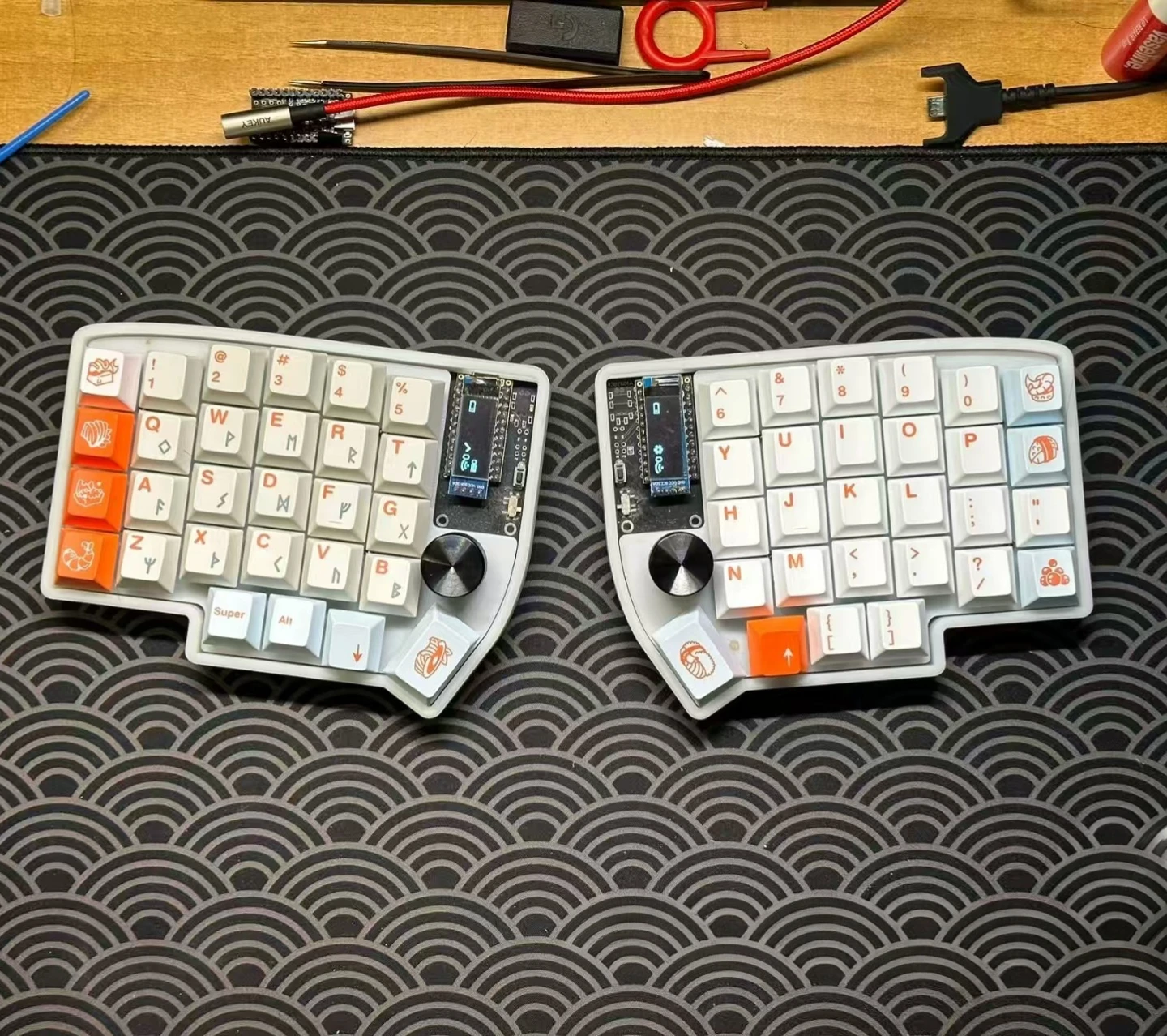 Lily58 Pro ロープロファイルスプリットメカニカルキーボードキット