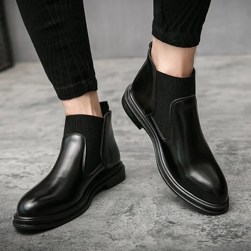 2023 Hot Sale Men's Shoes Slip on Men's Boots Winter Pointed Toe Solid Plush Warm Short Barrel Chunky Heels Fashion Naked Boots