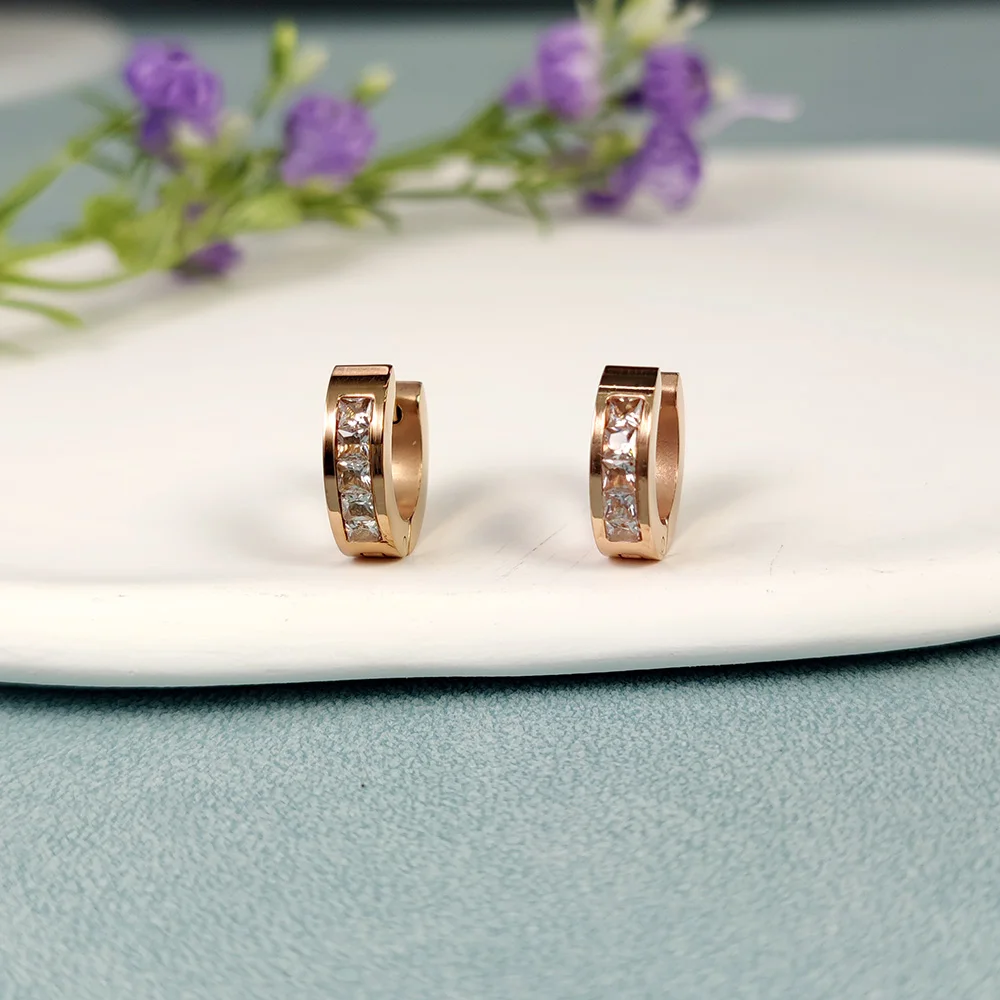 JeeMango Fashion Star Zirkonia Runde Creolen Edelstahl Hohe Qualität Schmuck Minimalistischen Ohrringe Großhandel E25105 – Detail 6