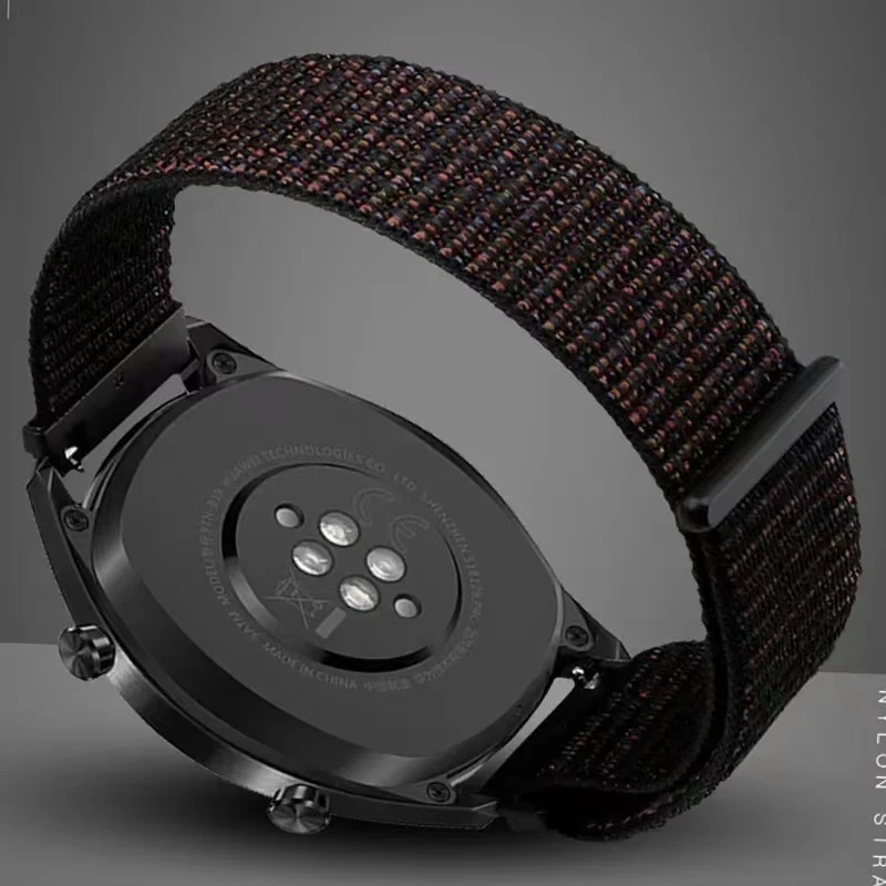 Nylon Loop Strap - Breathable and Adjustable Wristband for Smartwatches (20mm/22mm)