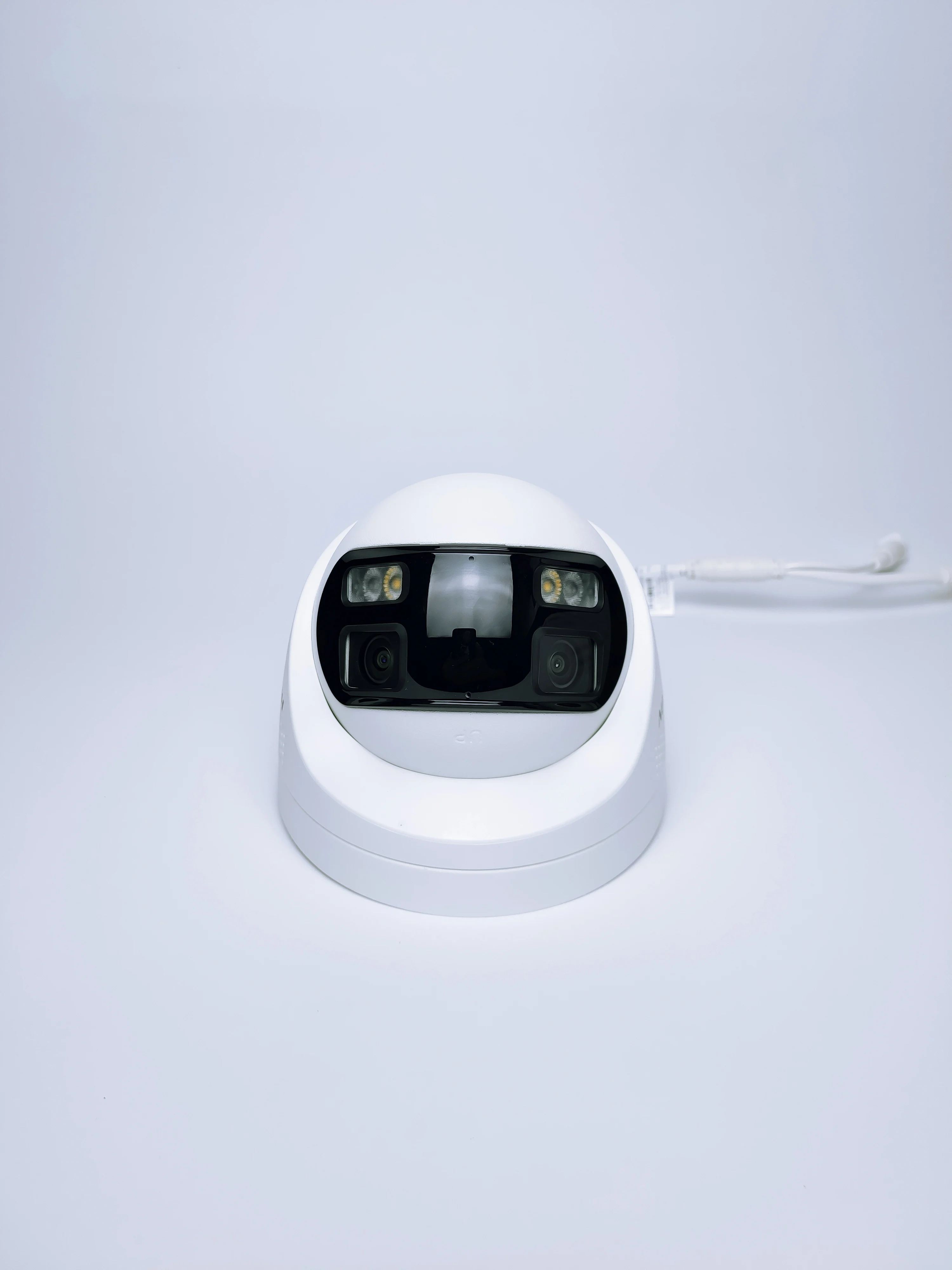 كاميرا Hikvision DS-2CD1383G2P-LIUF/SL 8MP بعدسة م...