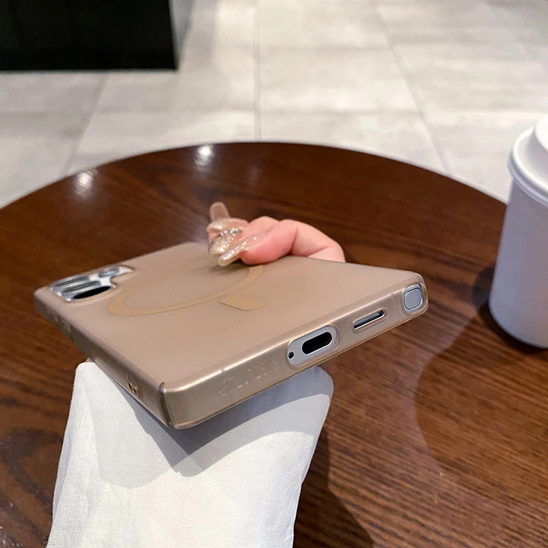 Luxury Matte Slim Clear Hard Magnetic Shockproof Case and Cover Coque