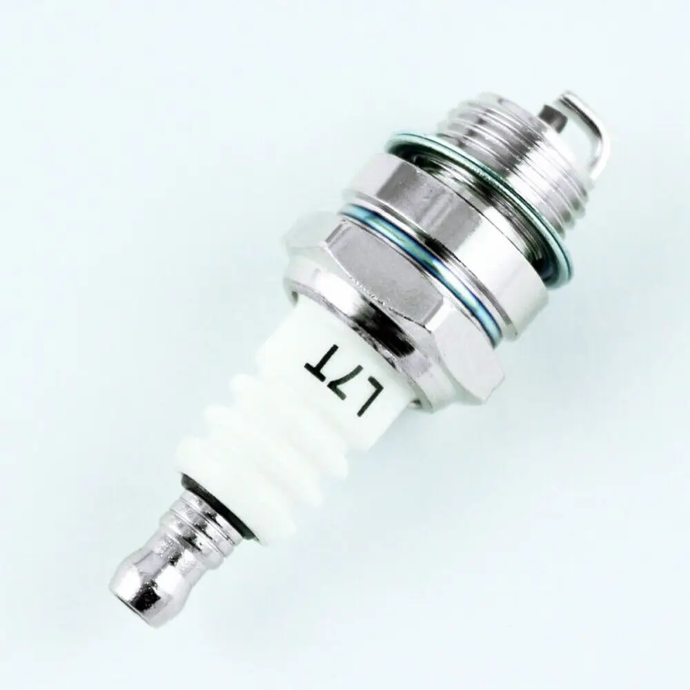 1PCS Spark Plug L7T Per Stihl Candela Parti L7T Lawnmover Motosega Strumenti. Di ricambio Siepe Durevole Giardino Apparecchiature di Potenza