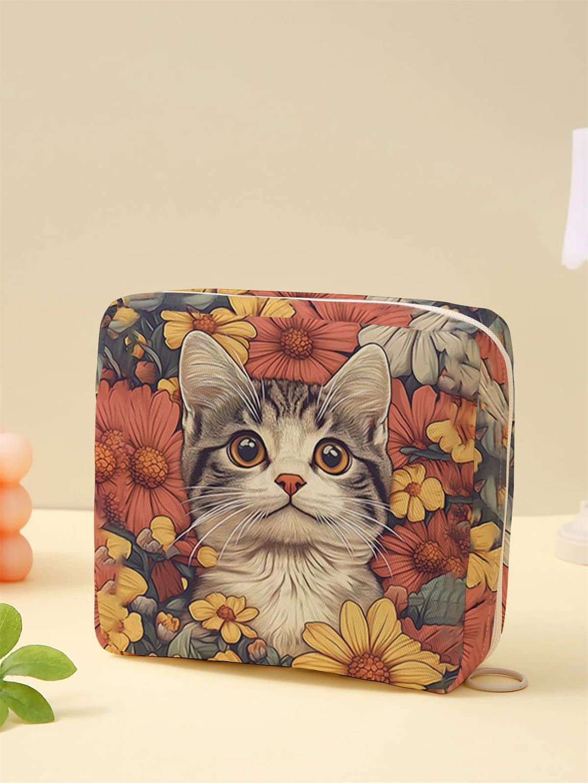 Cartoon cat pattern printed sanitary napkin storage bag, women's lightweight tissue bag, sanitary tissue bag