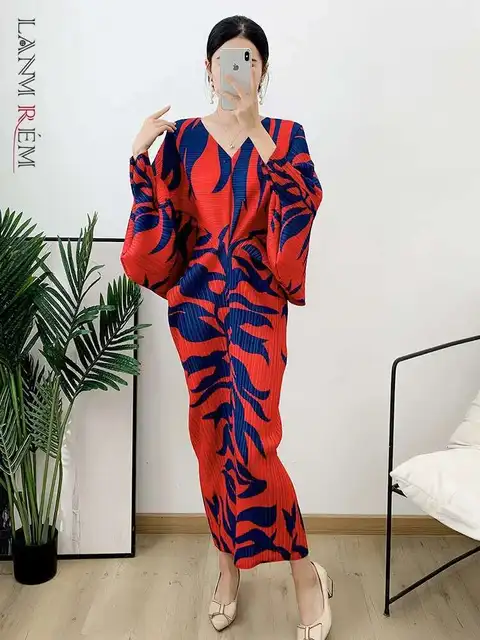 LANMREM Printed Elegant Pleated Dress V Neck Batwing Sleeve Mid Length Dresses For Women 2025 New Spring Clothing 2Q1195