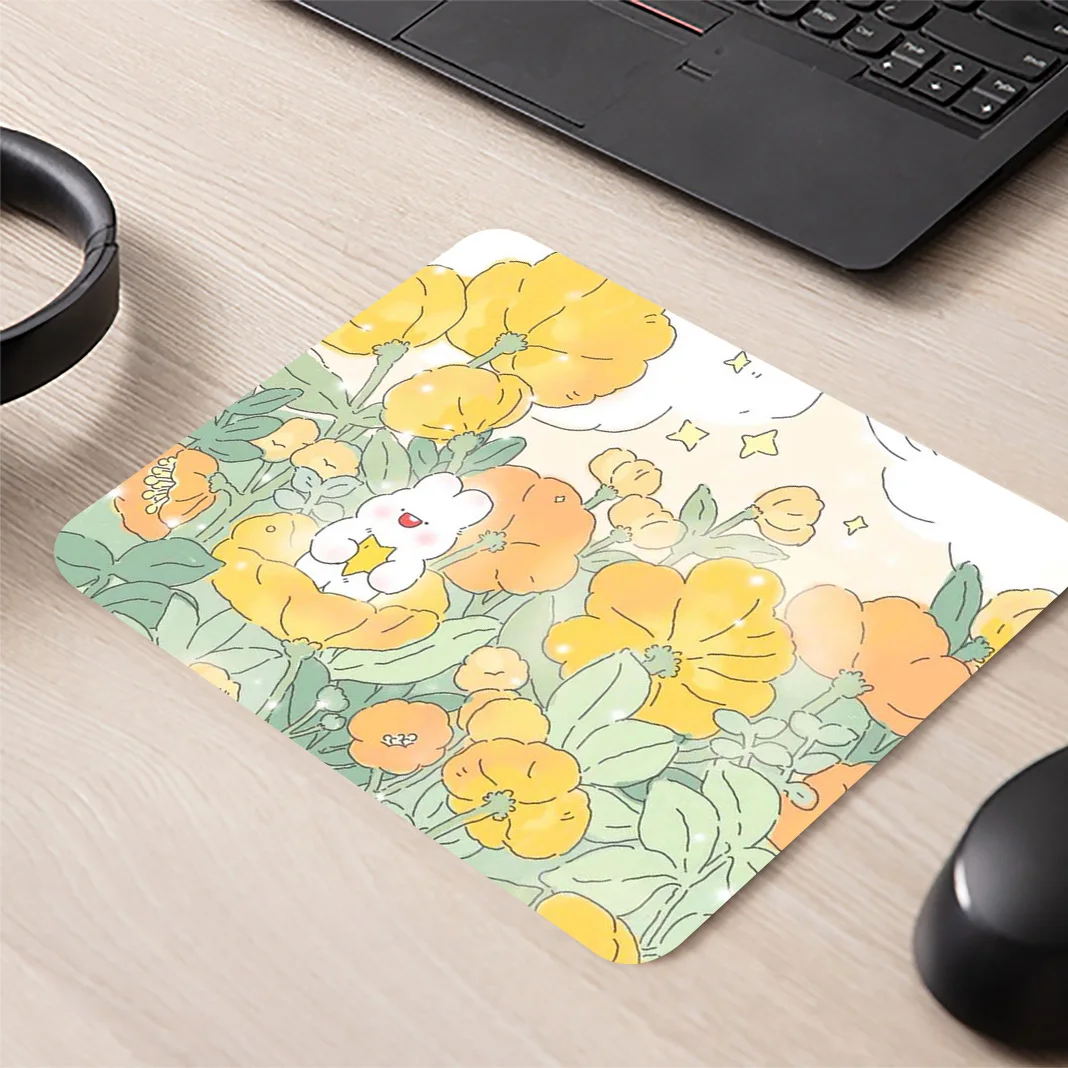 

Cute Kawaii Flower Keyboards Computer Peripherals Office XXS Rubber Mouse Pad 18x22cm Gamer Desk Mechanical Keyboard Mousepad