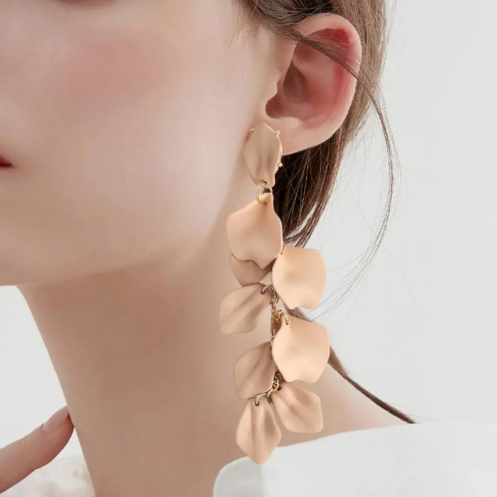 Sophisticated Bohemian Earrings Elegant Petal Earrings for Women Retro Lightweight Jewelry for Prom Cocktail Parties Long Dangle