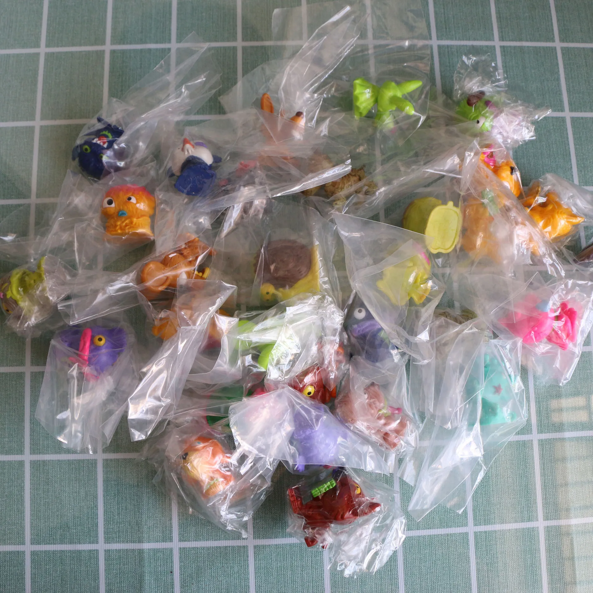 

50pcs/lot Cartoon Little Animal Figures 3-4cm Hobby Collection Kids Toy