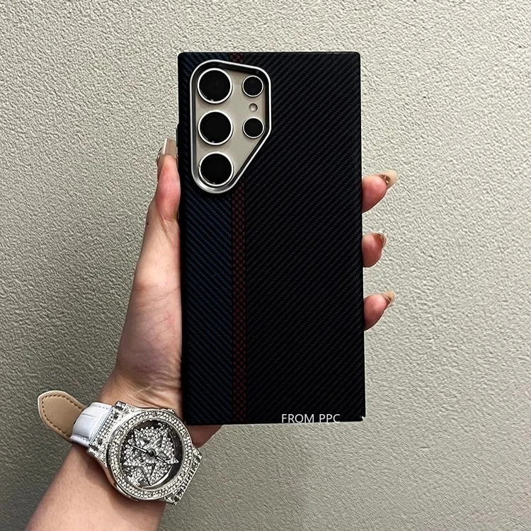 حافظة مغناطيسية من ألياف الكربون لهاتف سامسونج S25...