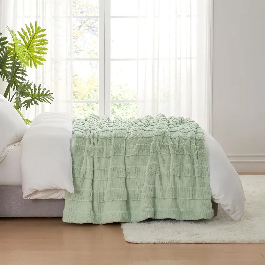 Luxury Striped Faux Fur Throw Blanket for Couch Embossed Split Fur Cozy Fuzzy Fluffy Luxurious Soft Plush Sofa Chair Bed Gift B