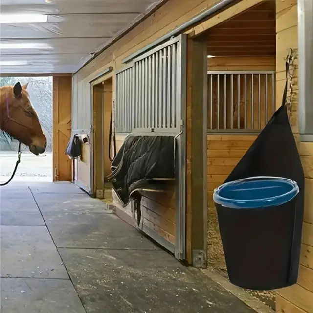 Horse Feed Bag For 5 Gallon Bucket 900D Polyester Livestock Feeder Holder Portable hanging Organizer for Stall Indoor Outdoor 3