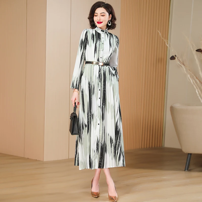 Vestido largo de satén con estampado de manga larga para mujer