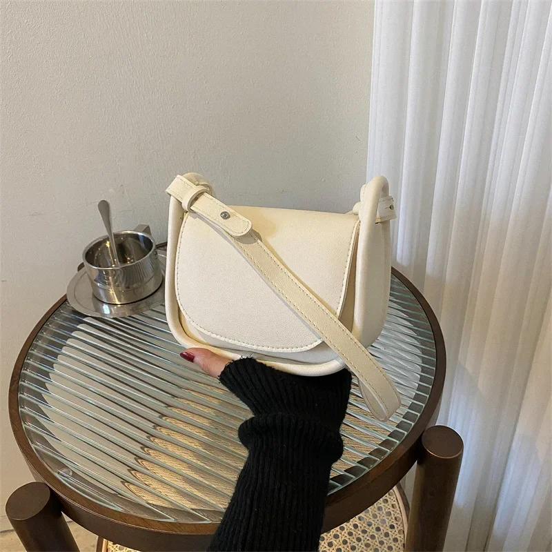 

Simple Small Fresh New Fashion Saddle Shoulder Bag Network Red All The Armpit Casual Crossbody Bag