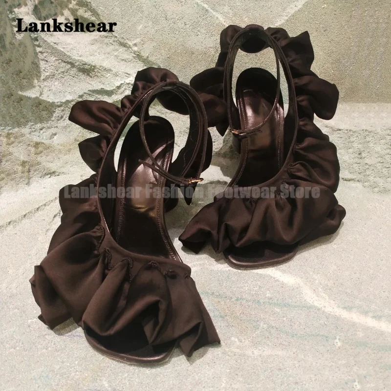 

Wavy Lace Thick Heel Square Toe Sandals Retro Sandals Women's Open Toe Buckle Belt Fashion Sandals Fashion Show Catwalk Shoes