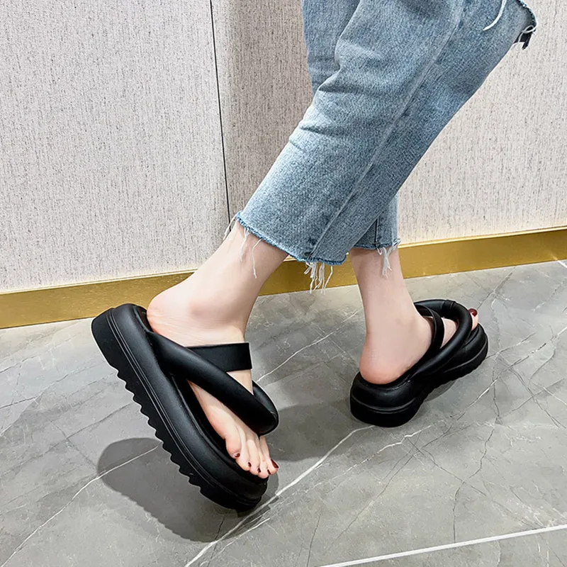 Women Sandals Thick Soled Flip-flops Women Outfit 2023 New Leather Beach  Sandals Roman Clip Slippers Women's Summer Slippers